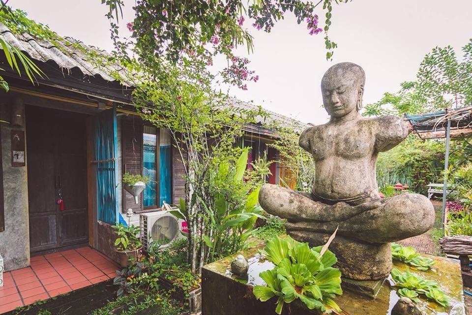 Artist'S Place Trat Exterior photo